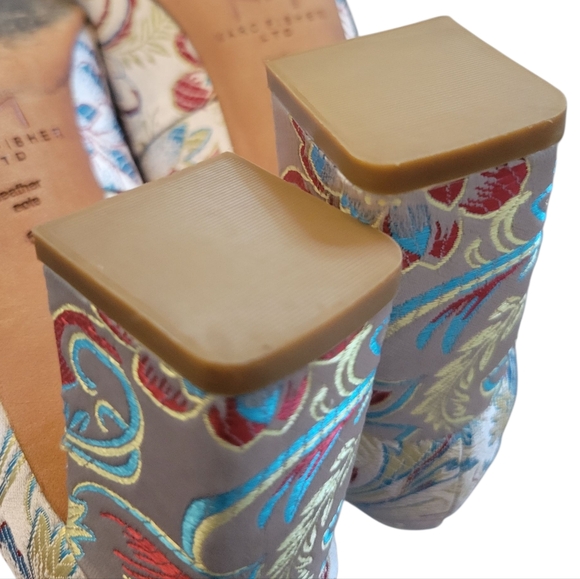 Marc Fisher Zala Pointed Toe Pumps Block Heel Floral Brocade Leather Used 6 - Picture 12 of 15